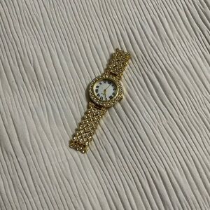 Diamond gold watch